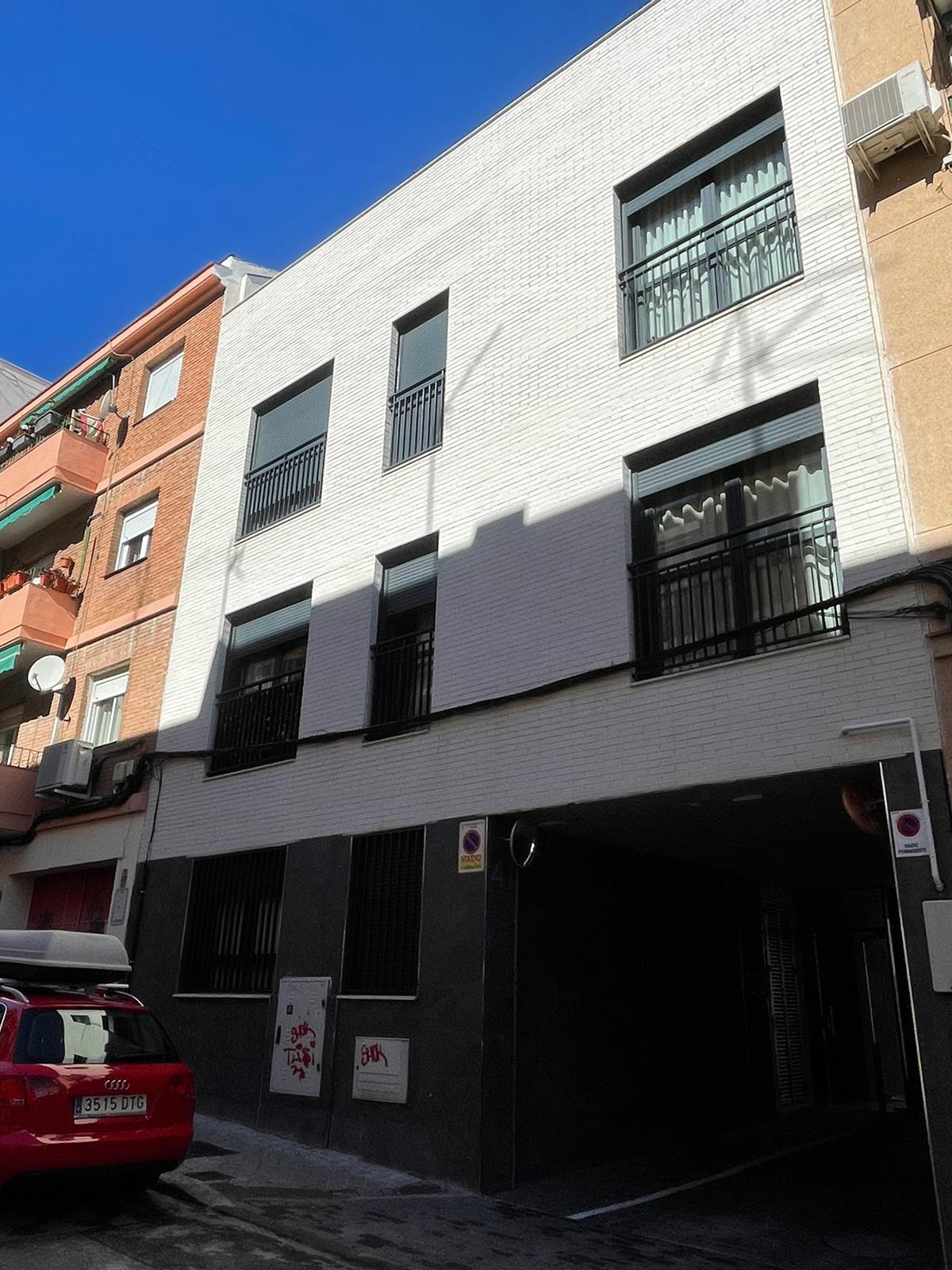 Seis viviendas garajes y trasteros